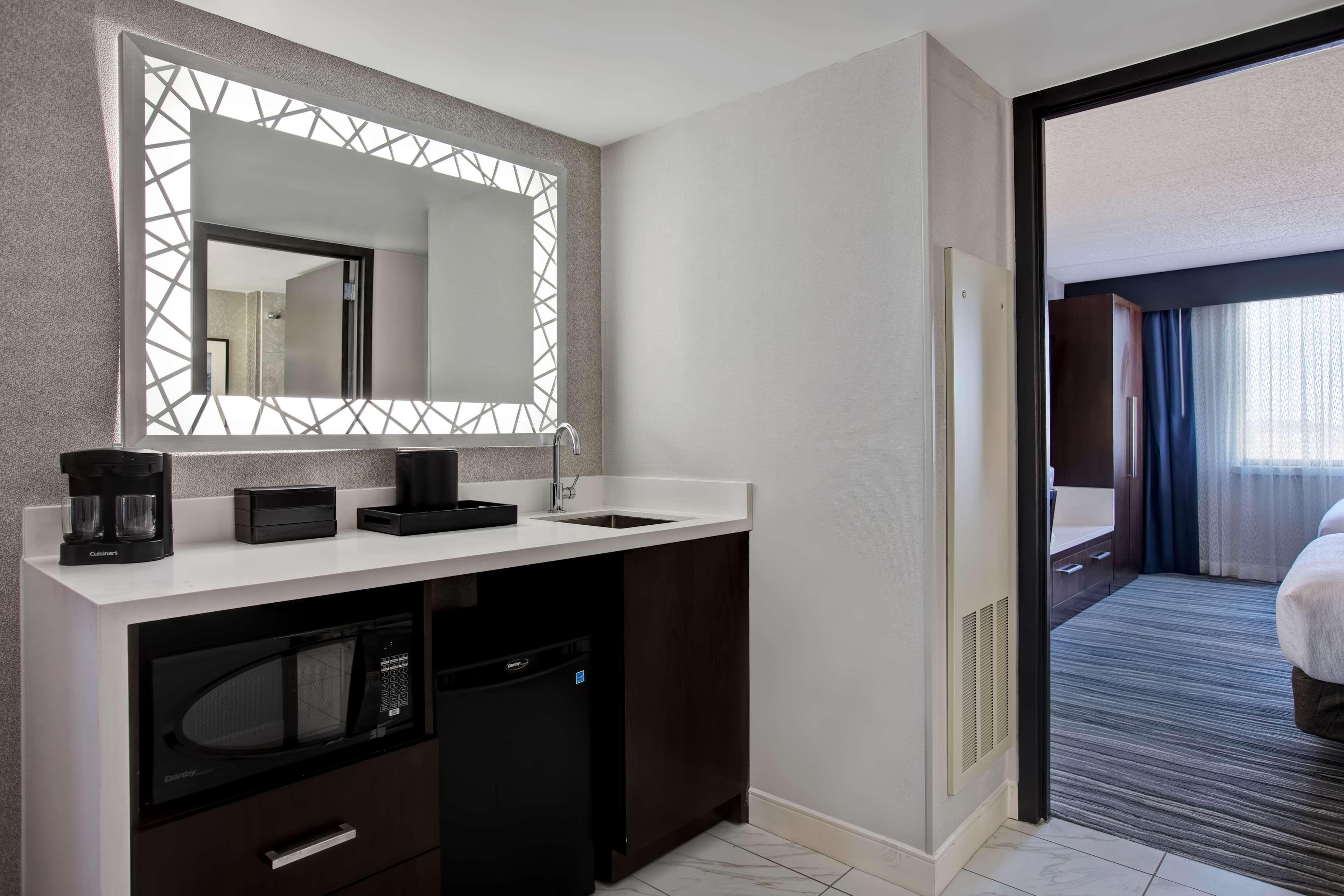 Embassy Suites Syracuse East Syracuse Extérieur photo